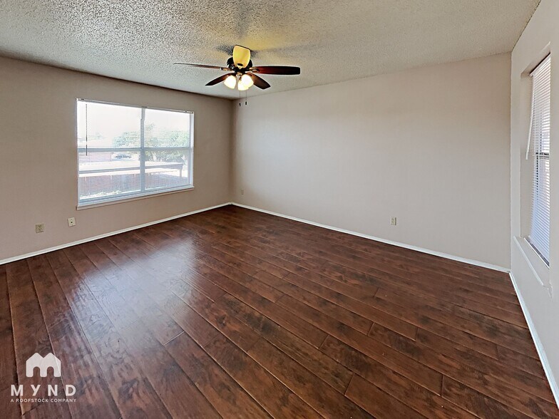 Building Photo - 5515 Brookview Ct