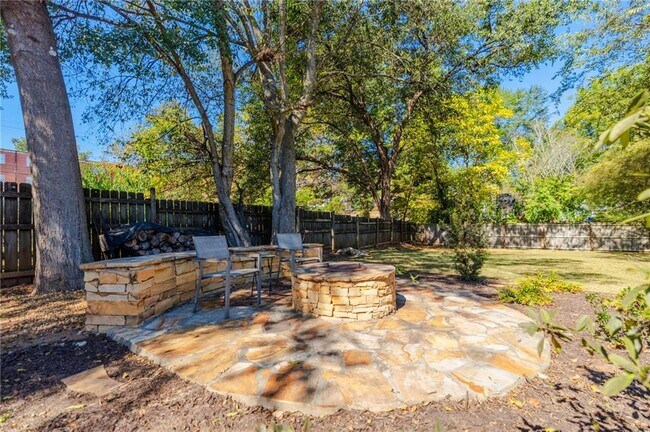 Building Photo - 1131 Winburn Dr