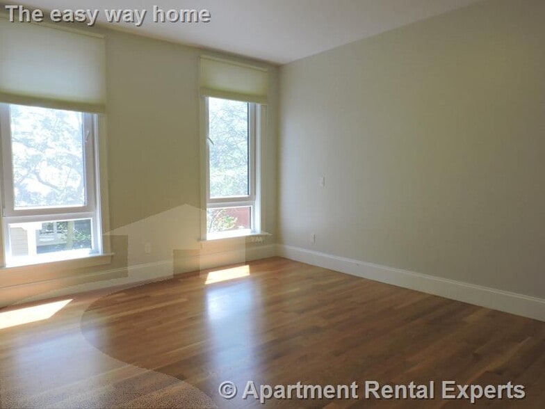 Building Photo - 168 Hampshire St