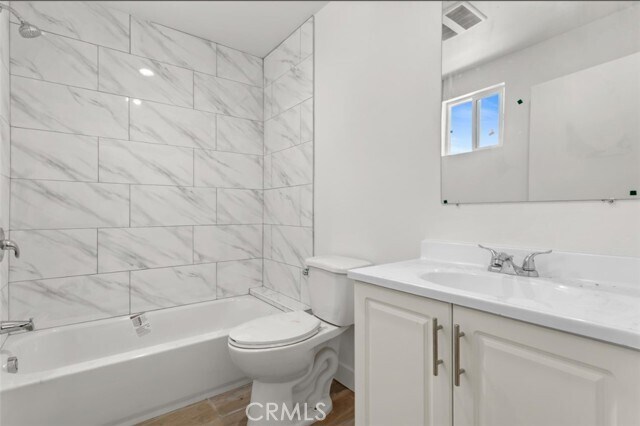 Building Photo - 707 W 80th St