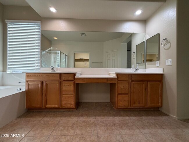 Building Photo - 6285 S Fawn Ct