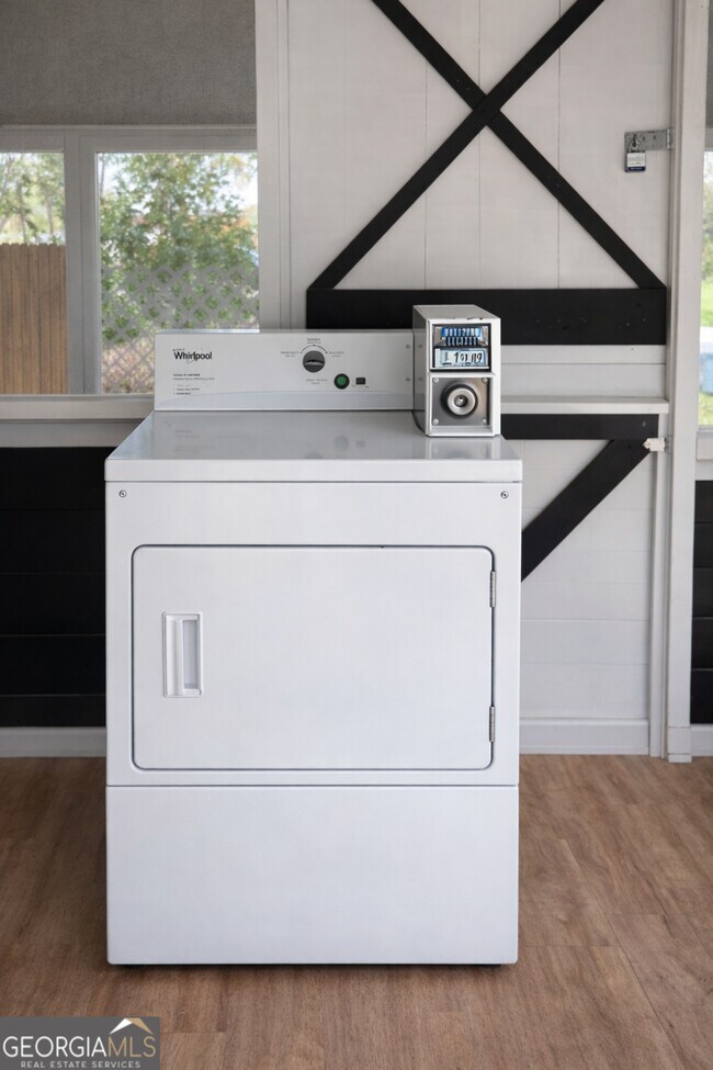 Building Photo - 1522 Central Ave