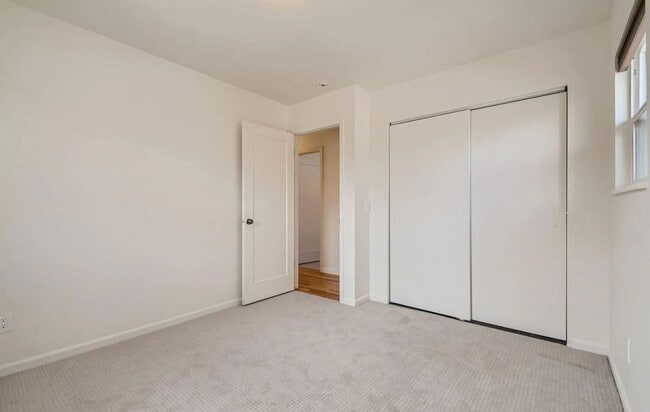 Building Photo - 375 S Krameria St
