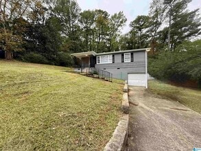 Building Photo - 205 Lake Dr Cir NE