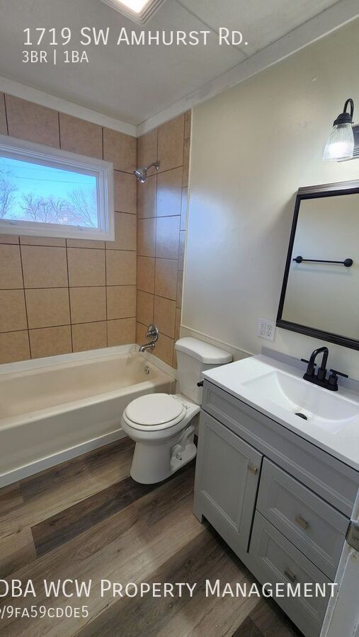 Building Photo - 1719 SW Amhurst Rd