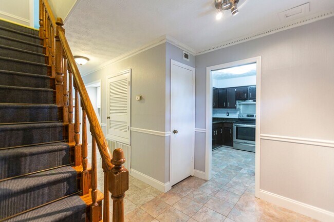 Building Photo - 2bd Townhome in the Heart of Tucker