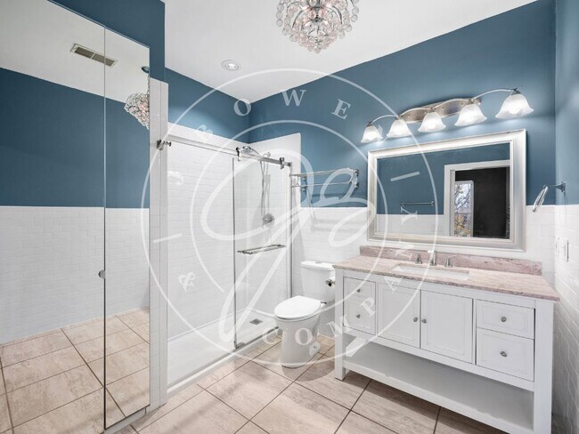 Building Photo - "Elegant and Spacious 3-Bedroom home on 4 levels in the heart of Downtown Toledo with amazing vie...