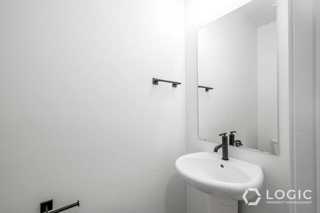 Building Photo - Brand New Townhome in Lehi Utah!