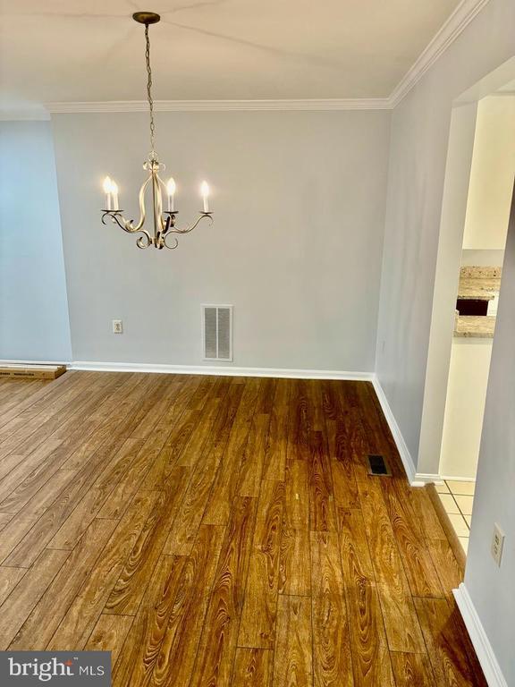 Building Photo - 6803 Wild Rose Ct