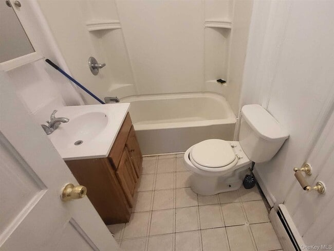 Building Photo - 108 Winnikee Ave