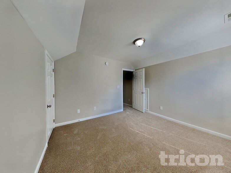 Building Photo - 308 Collinsworth Dr