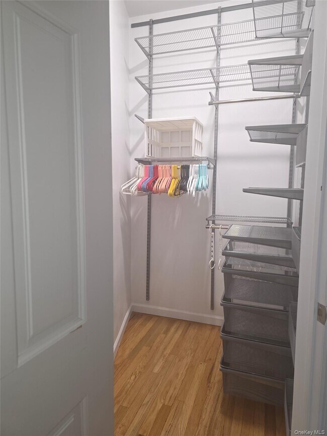 Building Photo - 42-20 Kissena Blvd