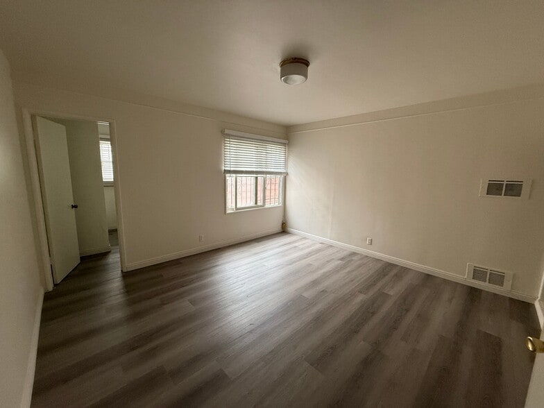 Building Photo - 3646 Vinton Ave