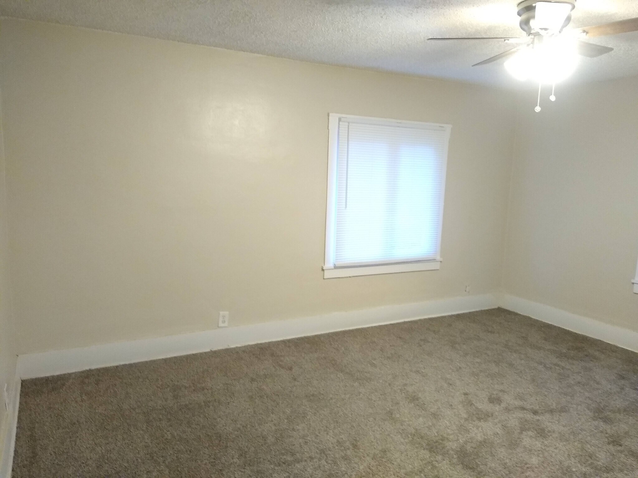 Building Photo - 2329 Van Buren Ave