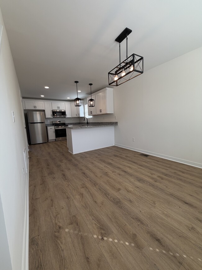 Building Photo - 71 Woodsdale Pl SE