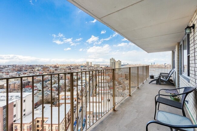 Building Photo - 6040 JFK Blvd E