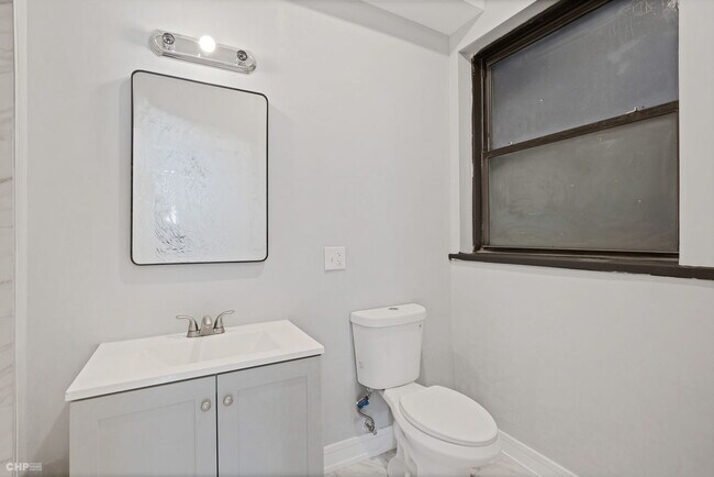 Building Photo - 4359 S King Dr