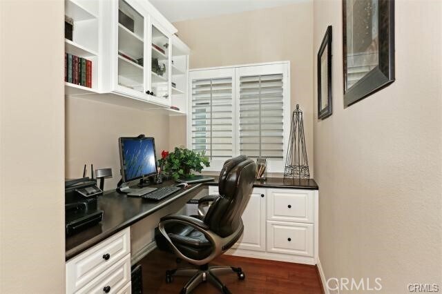 Building Photo - 87 Wonderland