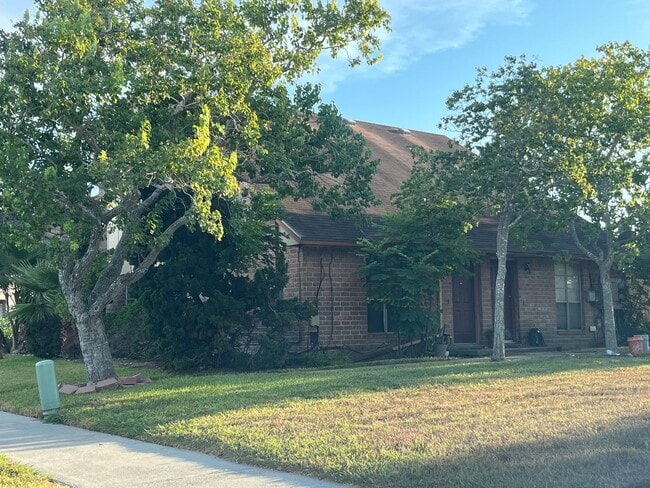 Primary Photo - ONE BEDROOM LOFT TOWNHOME ON THE SOUTH SIDE!!