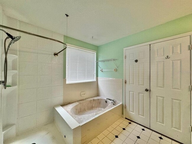 Building Photo - 5333 Casa Nueva Dr