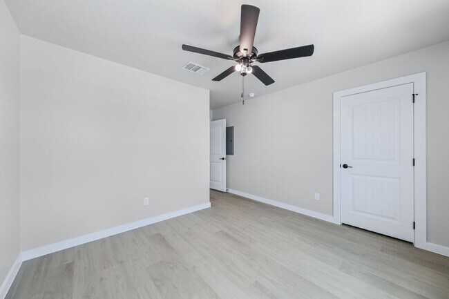 Building Photo - Brand New, Modern, and Ready for You in Temple, TX!