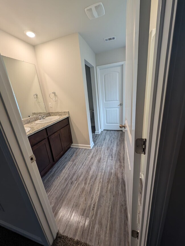 Building Photo - 13213 Fowler Dr