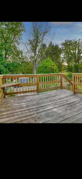 Building Photo - 3637 Dolfield Ave