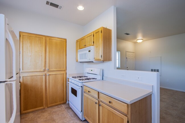 Building Photo - 1521 Ruby Cliffs Ln