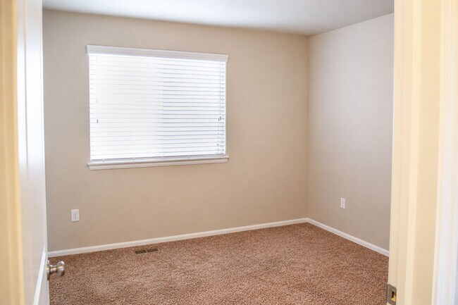Building Photo - 1506 Dryland St