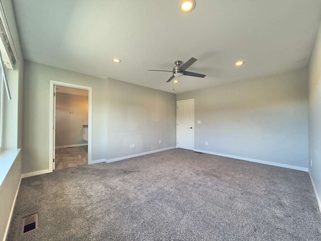 Building Photo - 6606 S Springview St