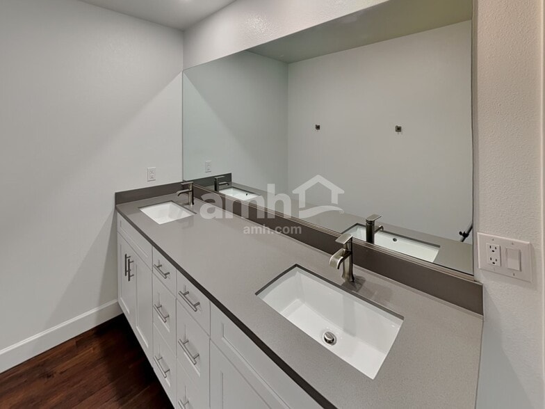 Building Photo - 296 Yasmin Daylily Pl