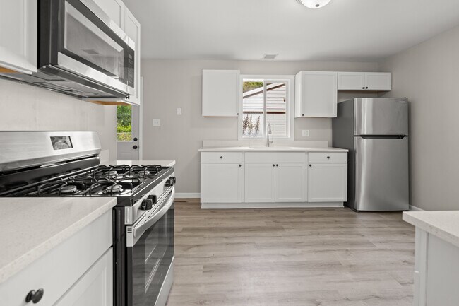 Building Photo - 37187 Piper Ln