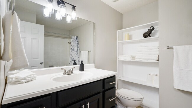 Building Photo - 423 W 1640 S