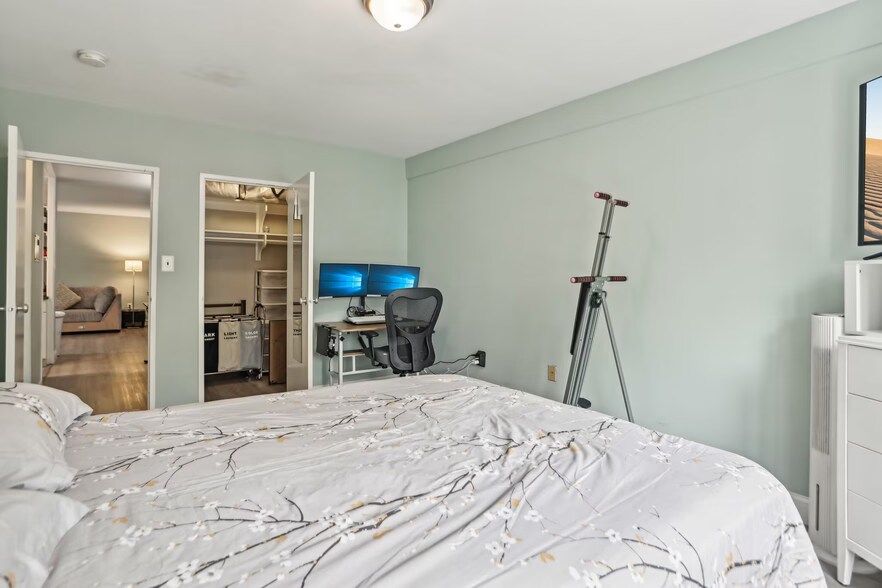 Building Photo - 4100 W St NW