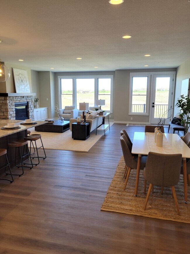 Building Photo - Executive Luxury Rentals