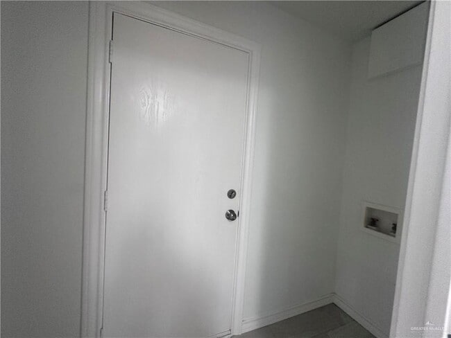 Building Photo - 6504 S Venus Ln