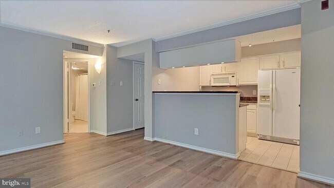 Building Photo - 1504 Lincoln Way