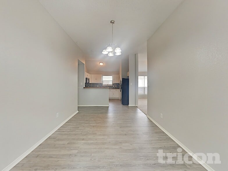 Building Photo - 10525 Flamewood Dr