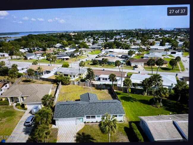 Building Photo - 39 Sandra Dr