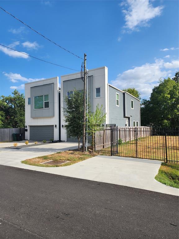 Building Photo - 4536 Sunflower St