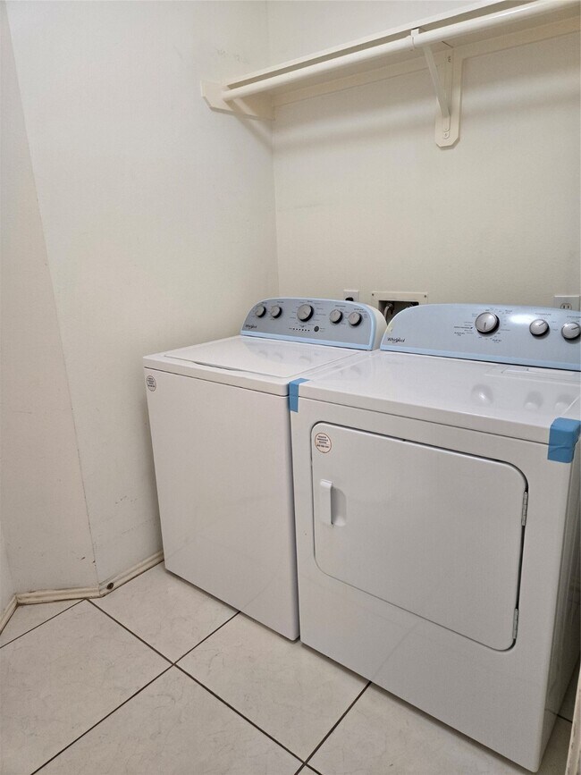 Building Photo - 15629 Ashbournne Springs Ln