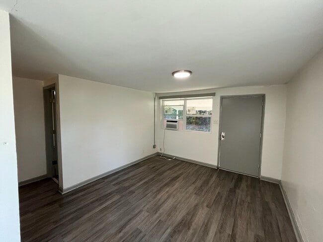 Building Photo - First Place South 1009