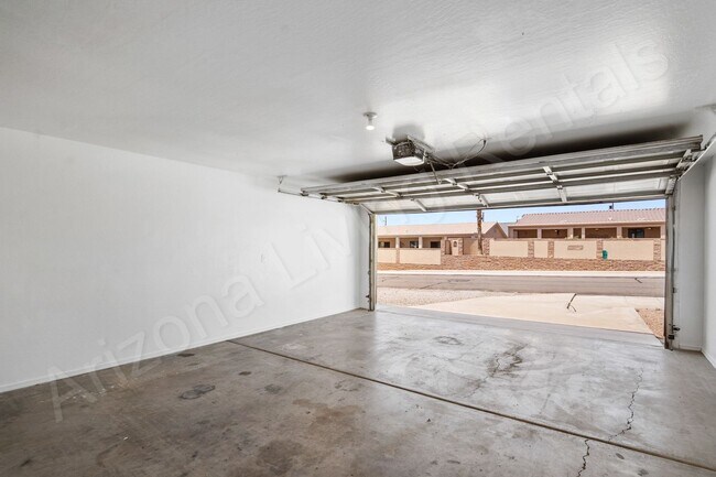 Building Photo - OSBO3240