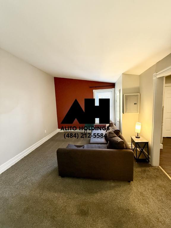 Building Photo - 1012 W Turner St