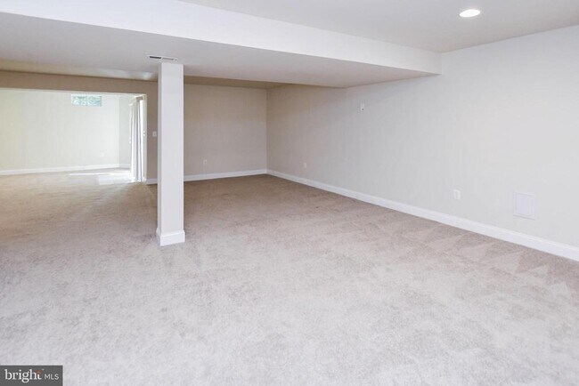 Building Photo - 13003 Belle Meade Trace