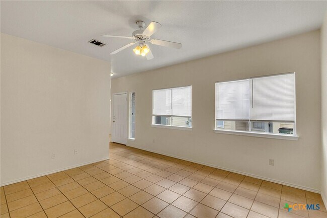 Building Photo - 885 Sagewood Trail