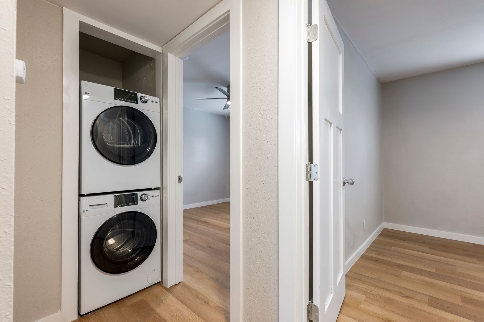 Building Photo - 811 N Pleasant St