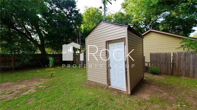 Building Photo - Beautifully Remodeled 4-Bedroom Home near ...