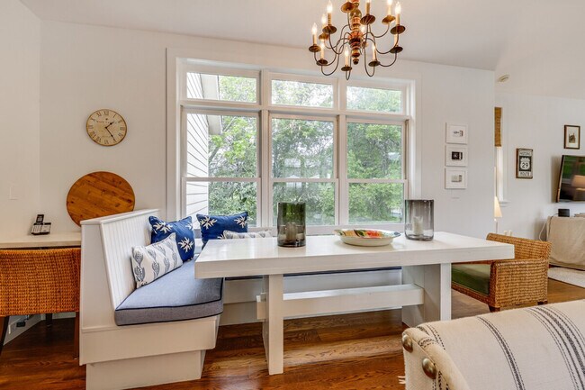 Building Photo - 6256 Dry Creek Rd