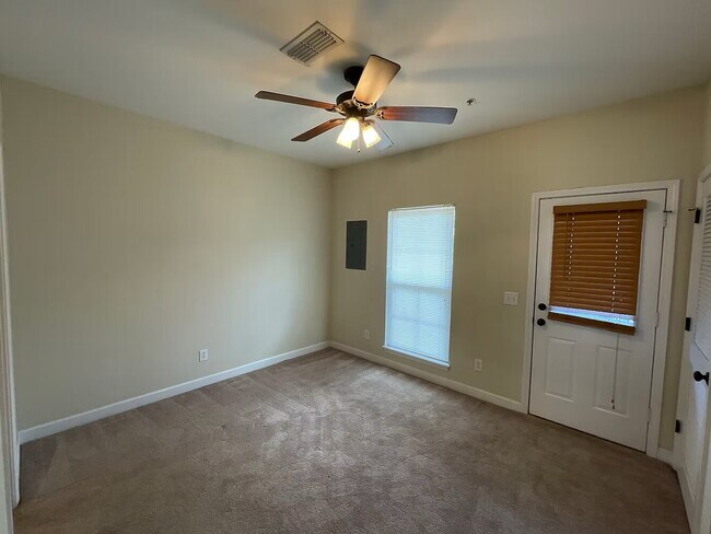 Building Photo - OLD MAIN CONDOS 1BR | Walk to Cotton District | Fall ‘26 AVAILABILITY